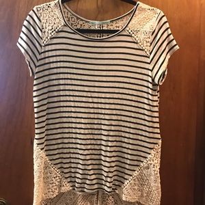 Maurice’s MEDIUM blouse